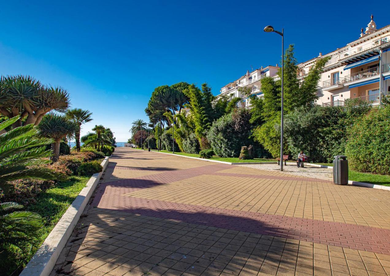 Modern Apartment - 2 Bedrooms, Beachside - Puerto Banus Marbella Exterior foto